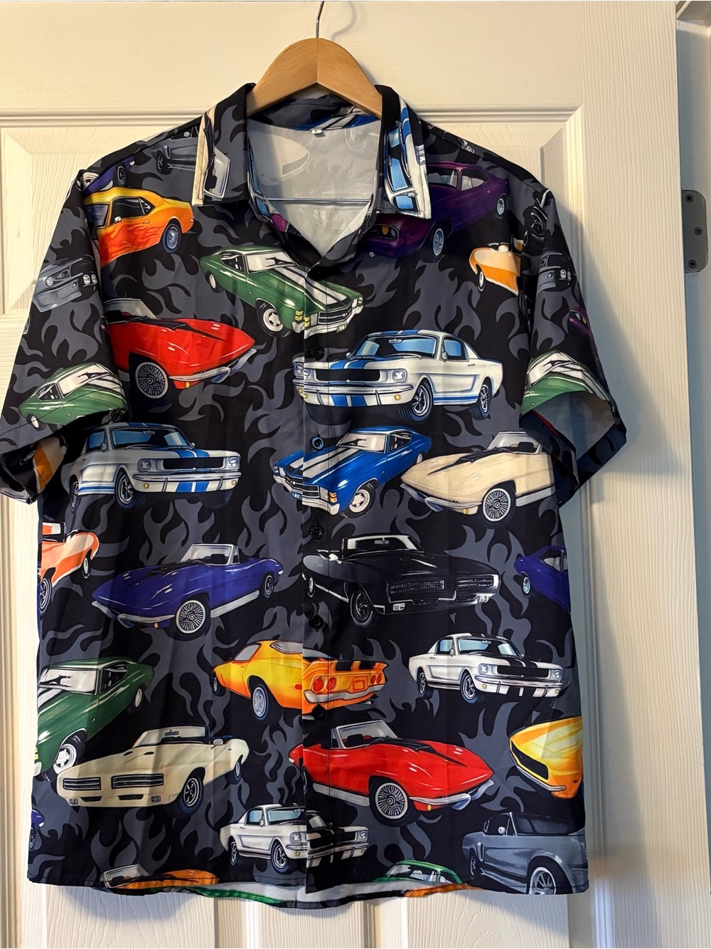 Classic Muscle Car Flame Print Short Sleeve Button Up Shirt - Men's Size Large
